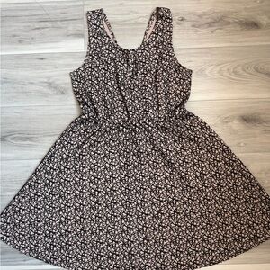 Black and Cream Sleeveless Dress